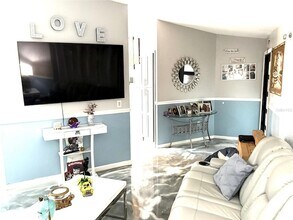 2122 Winningway St in Port Charlotte, FL - Foto de edificio - Building Photo