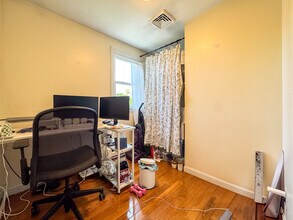 76 Dunboy St, Unit 2 in Boston, MA - Building Photo - Building Photo