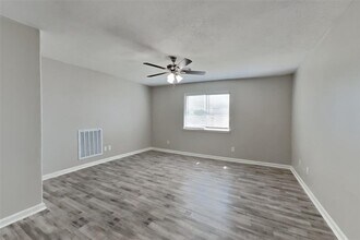 6611 Barker Bend Ln in Katy, TX - Building Photo - Building Photo