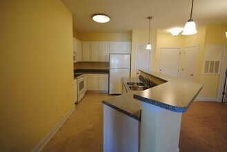 200 Gateway Condos Dr in Surf City, NC - Foto de edificio - Building Photo