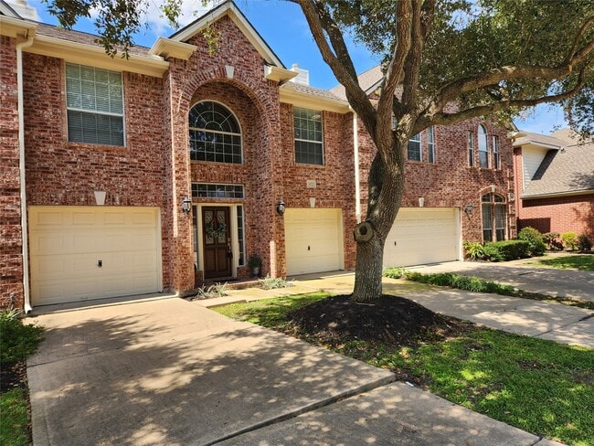 property at 1408 S Friendswood Dr
