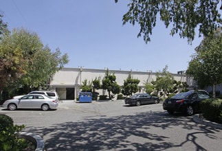 Plaza Studios in Sunnyvale, CA - Foto de edificio - Building Photo
