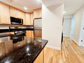 135 Calumet St, Unit 3 in Boston, MA - Building Photo - Building Photo