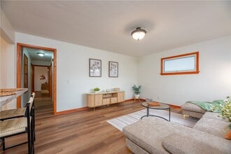 416 W Spruce St in East Rochester, NY - Building Photo - Building Photo