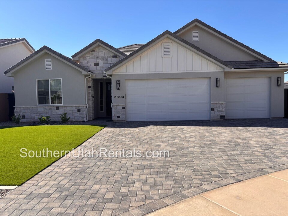 2804 Rill in Washington, UT - Building Photo