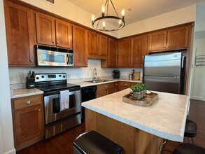 135 E Prairie Ave in Decatur, IL - Building Photo - Building Photo