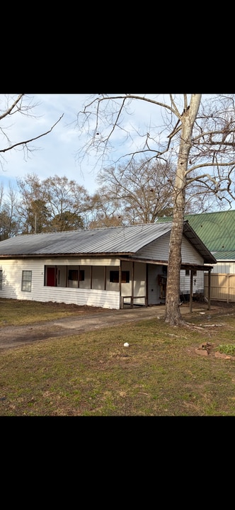 13312 McComb Rd in Conroe, TX - Foto de edificio