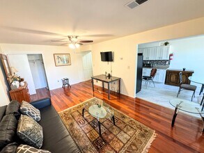 208 Green Hollow Dr in Iselin, NJ - Building Photo - Building Photo
