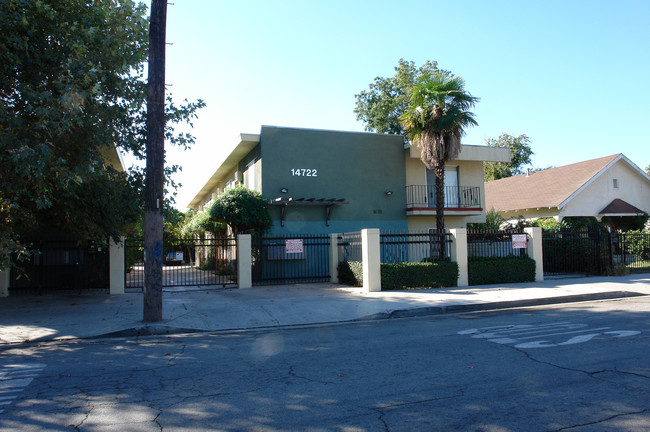 14722 Delano St in Van Nuys, CA - Building Photo - Building Photo