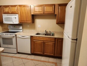 5727 Western Ave NW, Unit 1 in Washington, DC - Building Photo - Building Photo