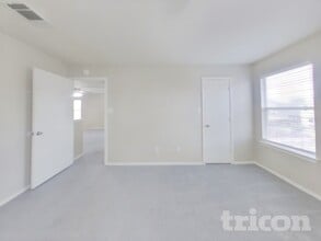 201 Outfitter Dr in Bastrop, TX - Building Photo - Building Photo