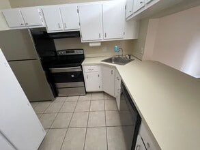 1618 S Pine Ridge Cir in Sanford, FL - Building Photo - Building Photo