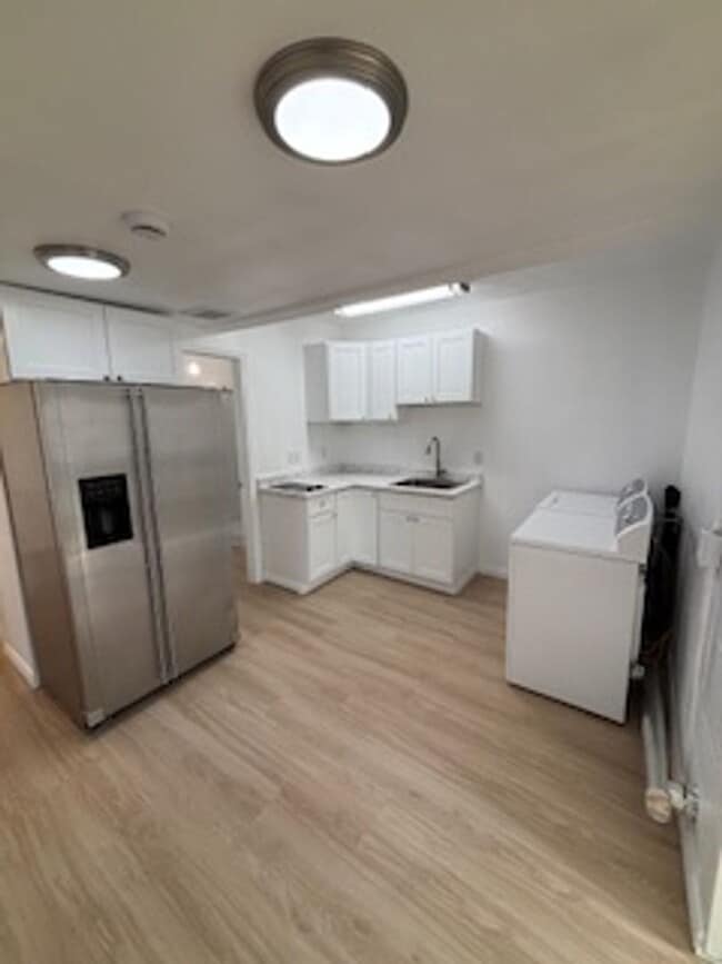 1641 W Buena Vista Ave in Anaheim, CA - Building Photo - Building Photo