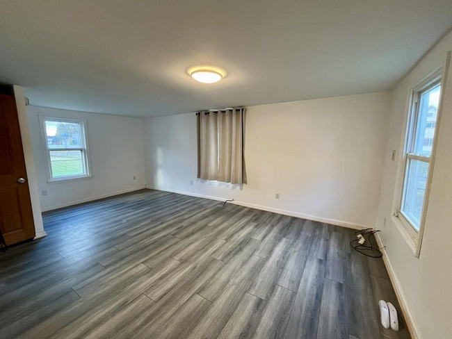 305 Franklin Ave in Dunkirk, NY - Foto de edificio - Building Photo