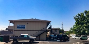 690 Field St in Sparks, NV - Foto de edificio - Building Photo