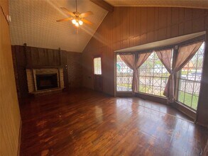 611 Bolster St in Baytown, TX - Building Photo - Building Photo