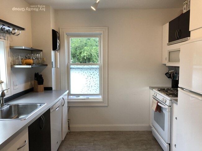 47 Franklin, Unit 2 in Somerville, MA - Building Photo - Building Photo