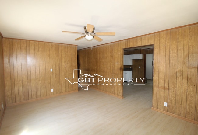 2010 Soliz St in Alice, TX - Building Photo - Building Photo