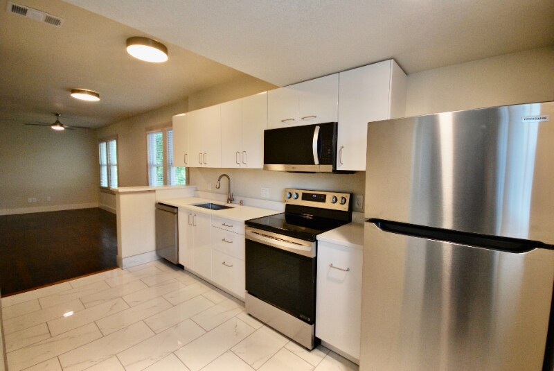 616 E Pine St in Orlando, FL - Building Photo