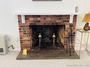 106 Spoonwood Rd in Wilton, CT - Building Photo - Building Photo