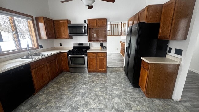 901 Marty's Way in Osceola, WI - Building Photo - Building Photo