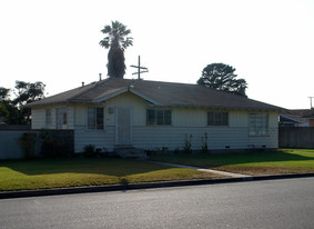 107-117 Princeton Ave in Oxnard, CA - Building Photo
