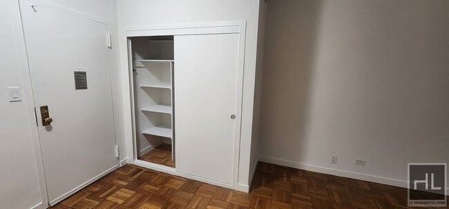 412 E 55th St in New York, NY - Building Photo - Building Photo