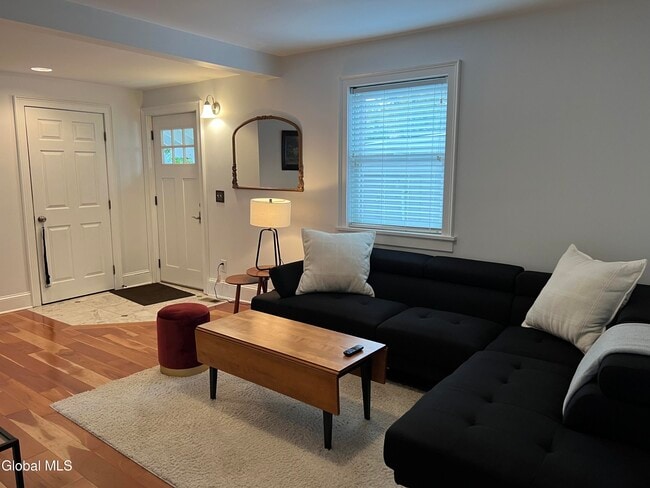 223 Lake Ave in Saratoga Springs, NY - Building Photo - Building Photo