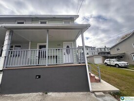 518 E Patterson St in Lansford, PA - Building Photo