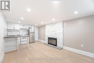 553 Donlands Ave in Toronto, ON - Building Photo - Building Photo