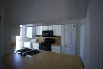 2255 Donna Dr in Norman, OK - Foto de edificio - Building Photo
