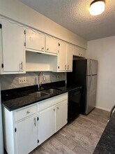 7709 Meadowview Ln in Austin, TX - Building Photo - Building Photo