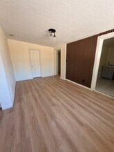 2304 W Idlewild Ave in Tampa, FL - Foto de edificio - Building Photo