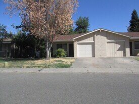 43 Dean Way in Folsom, CA - Building Photo