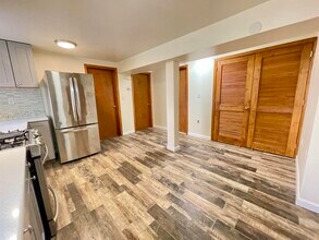 230 Webster Ave in Jersey City, NJ - Building Photo - Building Photo