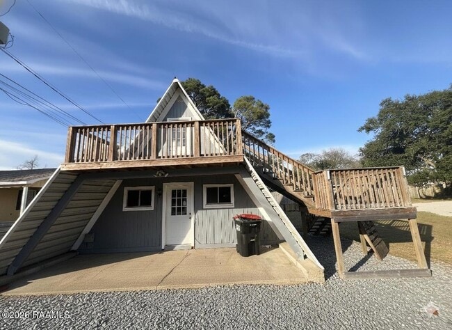 property at 547 E Pont Des Mouton Rd