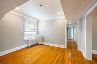 Clarisa Properties in Omaha, NE - Building Photo - Interior Photo