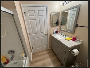 11 Windsong Cir in East Brunswick, NJ - Foto de edificio - Building Photo