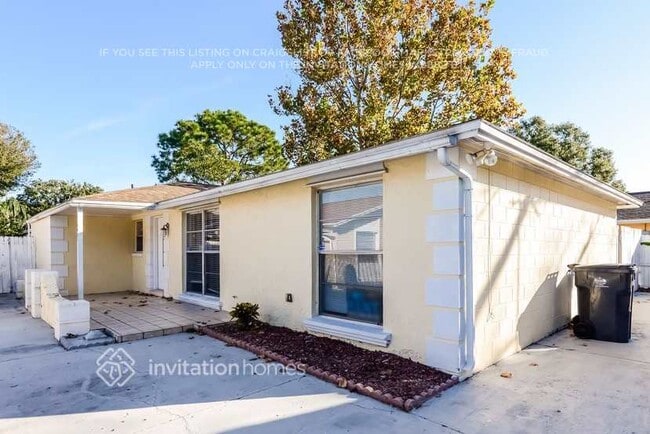 6401 Bali Ct in Tampa, FL - Building Photo - Building Photo