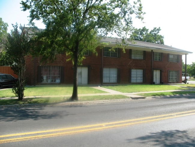 103 W Brown Street; Wylie, Texas 75098 in Wylie, TX - Building Photo - Building Photo