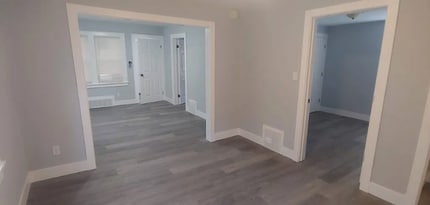 5807 W Park Hill Ave in Milwaukee, WI - Building Photo - Building Photo