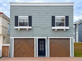 4027-4029 Ocean Dr in Oxnard, CA - Building Photo
