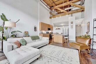 2303 S Michigan Ave, Unit 507 in Chicago, IL - Foto de edificio - Building Photo