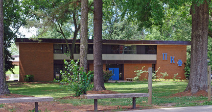 2401 Fraternity Ct in Raleigh, NC - Foto de edificio - Building Photo