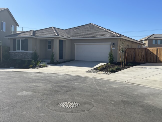 1743 Electra Way in Manteca, CA - Building Photo - Building Photo