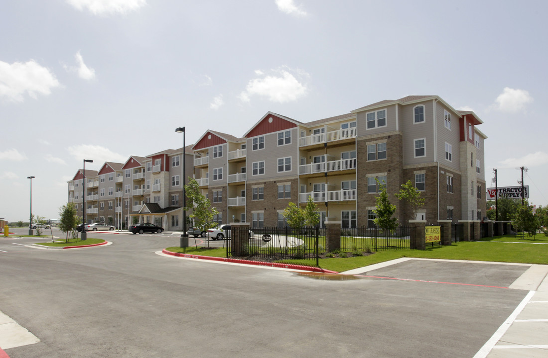 Main Street Commons Senior Apartments in Taylor, TX - Building Photo