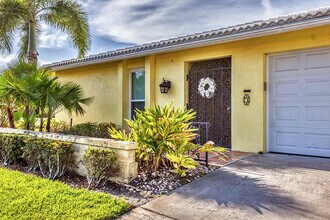 3712 Hampshire Ln in Sarasota, FL - Building Photo - Building Photo