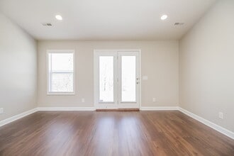 5022 Morning Dove Ln in Spring Hill, TN - Foto de edificio - Building Photo