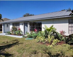 841 NW Riverside Dr in Port St. Lucie, FL - Building Photo - Building Photo