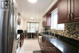 77 Enchanted Hills Crescent in Toronto, ON - Building Photo - Building Photo